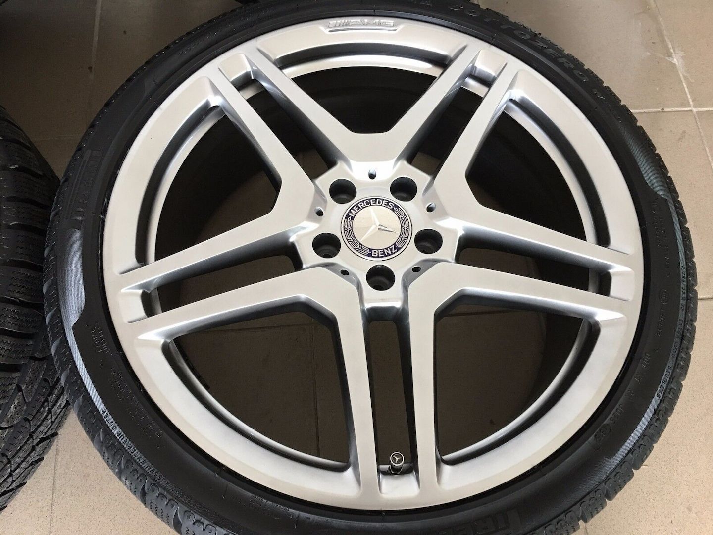 AMG Felgen Winterreifen 20 Zoll Mercedes