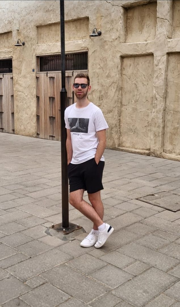 Jung, unbenutzt & devot - lass mich Dein Spielzeug sein!