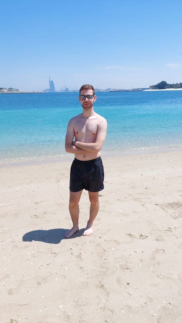 Jung, unbenutzt & devot - lass mich Dein Spielzeug sein!