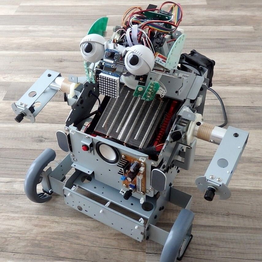 Combot Microsoft Humanoid ChatGPT Roboter Combot Microsoft Humanoid ChatGPT Roboter