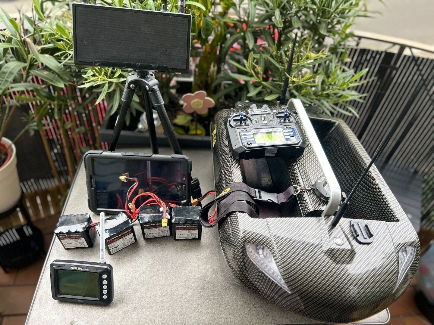 RT4 Futterboot mit hinzu gekauftem Zubehör