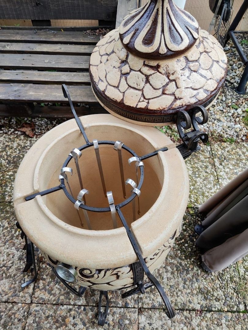 Tandoor 65L Stein | BBQ Ofen aus Schamott-Ton Tandoor 65L Stein | BBQ Ofen aus Schamott-Ton