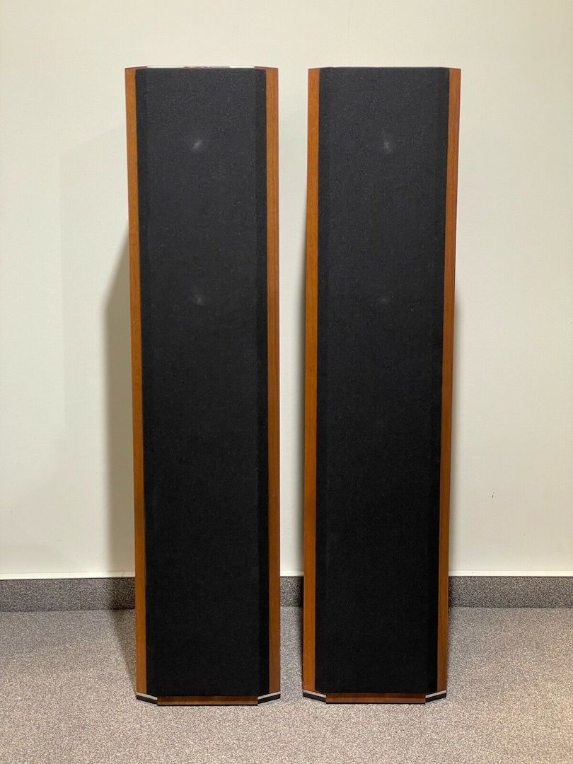Quadral Aurum Vulkan 9 3-Way Floorstanding Speakers