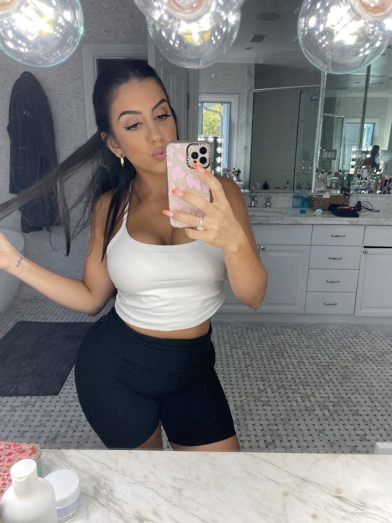 Neues Bild von Kim, das erste Mal hier und würde dich gerne kennenlernen