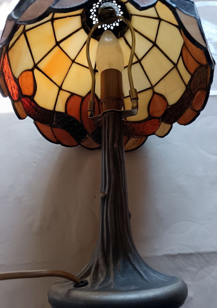 Tischleuchte im Tiffany Stil