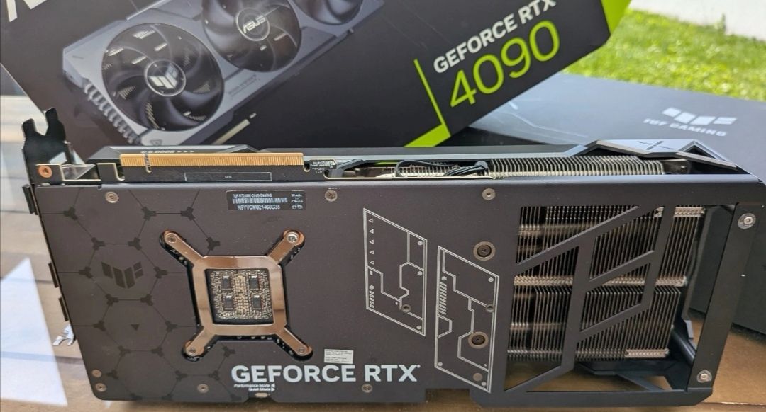 ASUS TUF Gaming GeForce RTX 4090 OC Edition 24GB