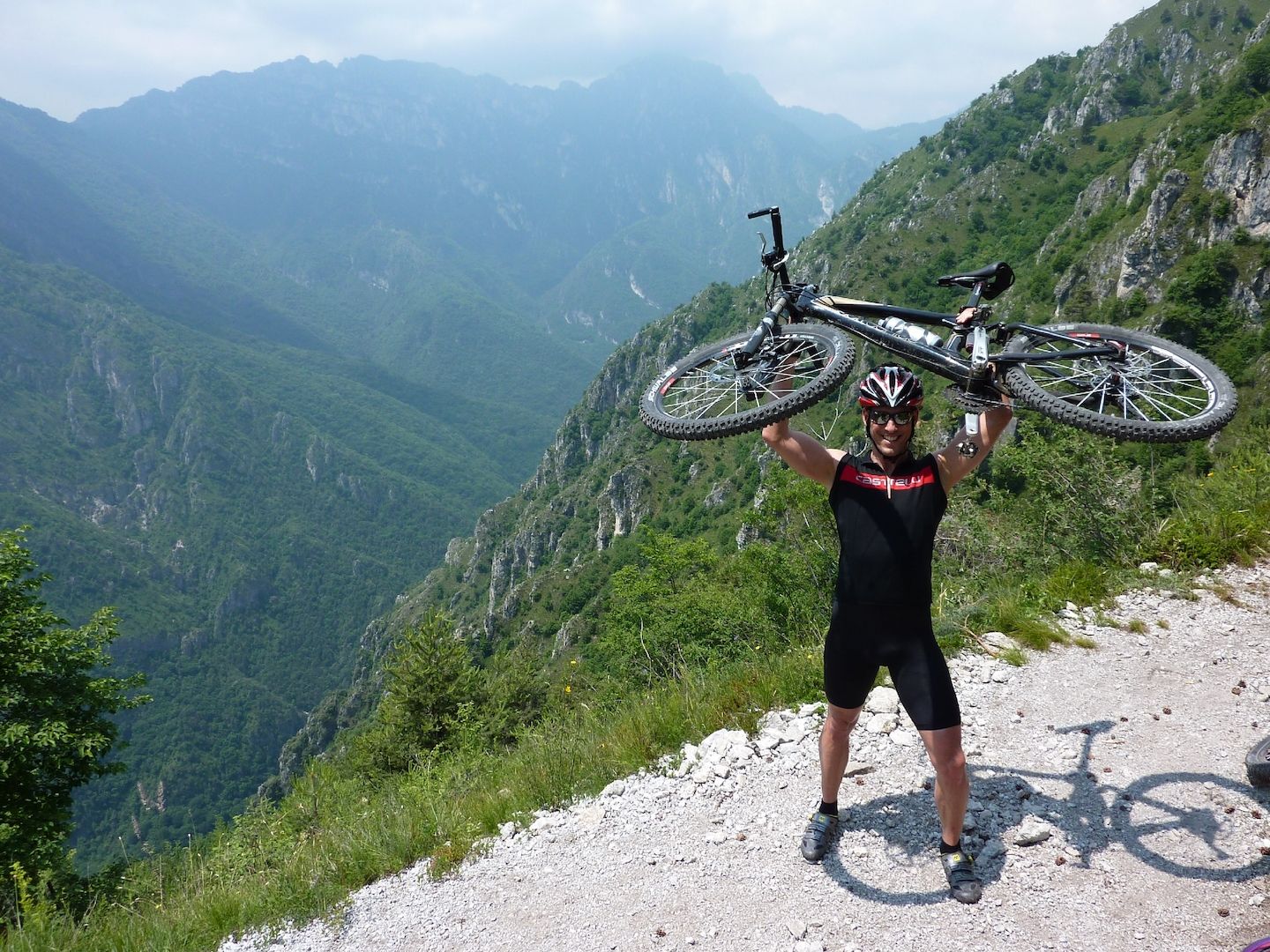 SUCHE HERZLICHE SCHLANKE HÜBSCHE FRAU 