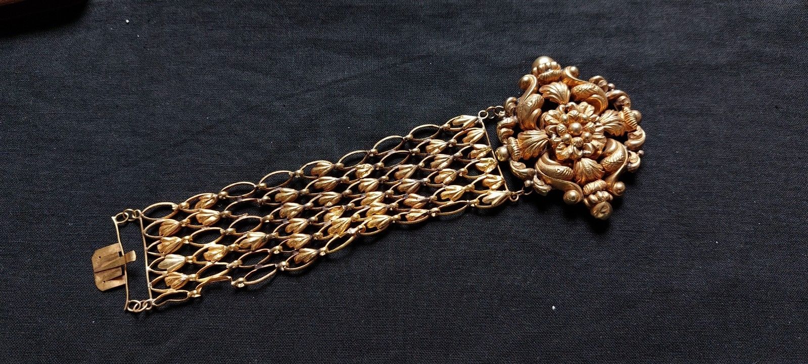 Antiker Schmuck Armband 18K Gold Antiker Schmuck Armband 18K Gold