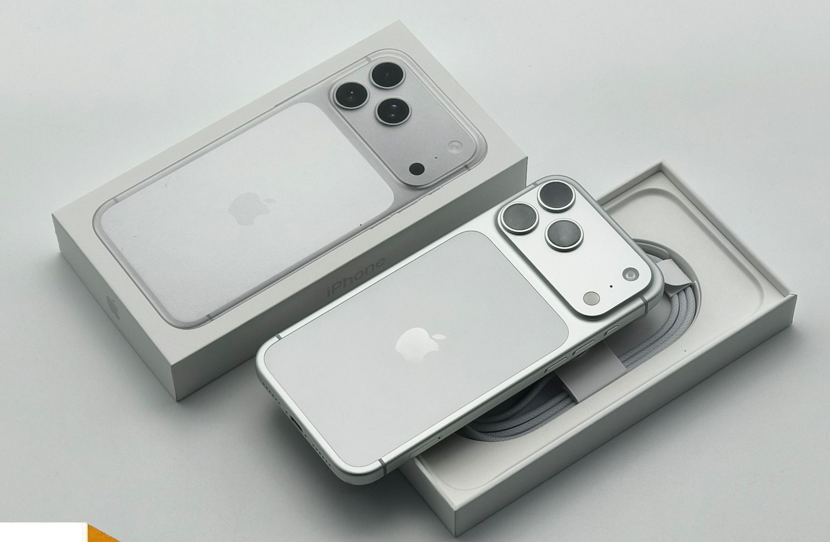 Apple iPhone 17 Pro = 680 EUR, iPhone 17 Pro Max = 770 EUR, iPhone 17 = 500 EUR, iPhone Air = 580EUR