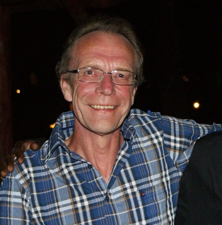 Älteres Paar sucht Paar oder jungen Mann/junge Frau (18+)