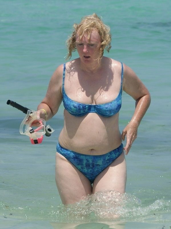 Älteres Paar sucht Paar oder jungen Mann/junge Frau (18+)