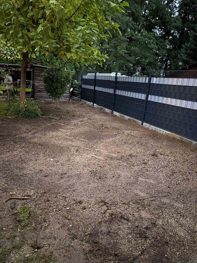 Zuverlässige Gartenhilfe gesucht? Ich helfe gern – Rasen, Hecken, Holz & mehr 