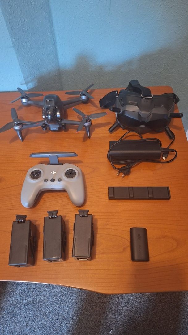 DJI Drohne mit viel Zubehör DJI Drohne mit viel Zubehör