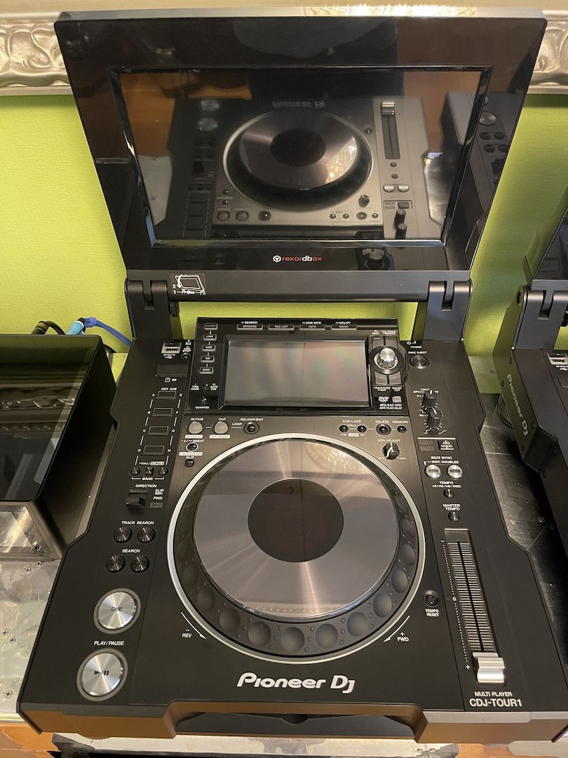 Pioneer CDJ-TOUR1 Set – High-End Profi-DJ-Setup