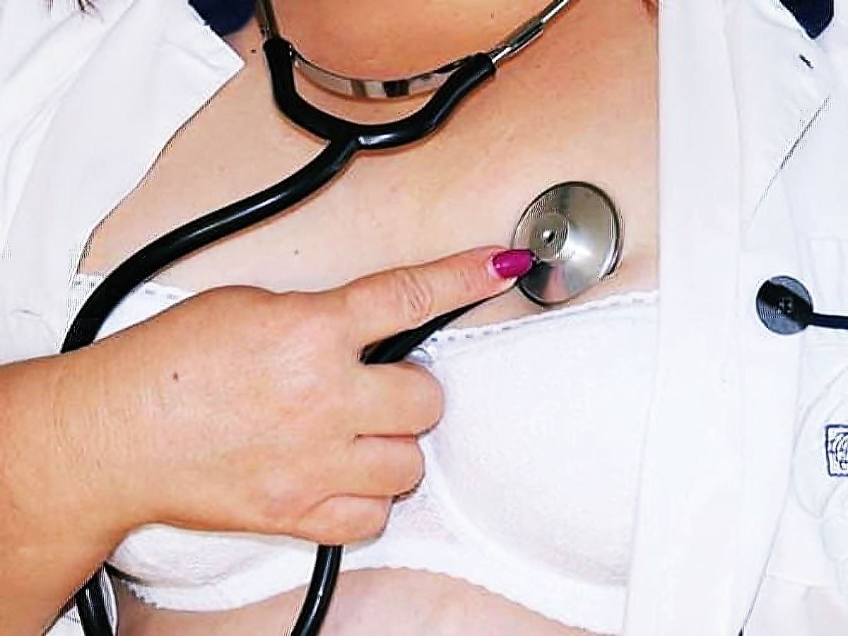 Zeit für den Untersuchungsraum: Doktor steht bereit!