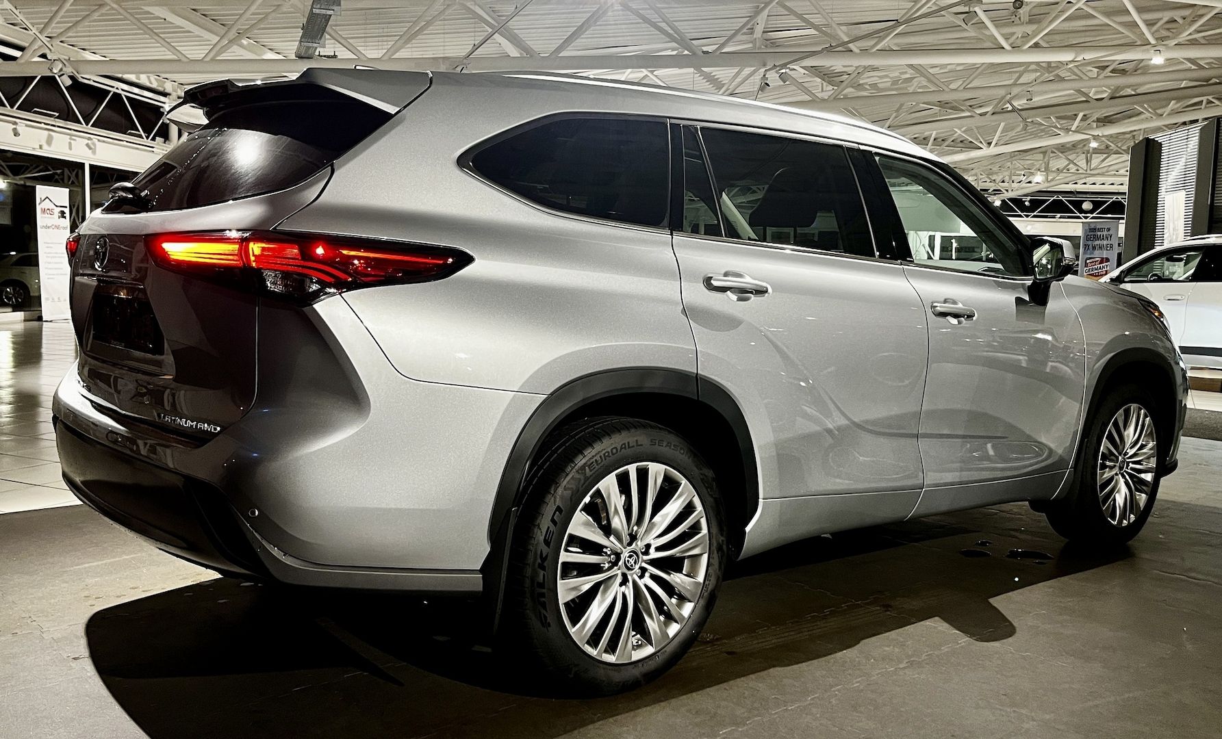Toyota Highlander Platinum AWD, Baujahr 2023 🧊