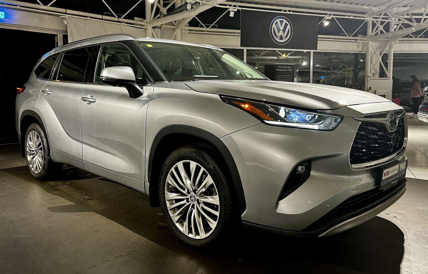 Toyota Highlander Platinum AWD, Baujahr 2023 🧊