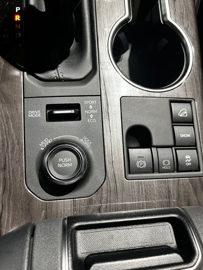 Toyota Highlander Platinum AWD, Baujahr 2023 🧊