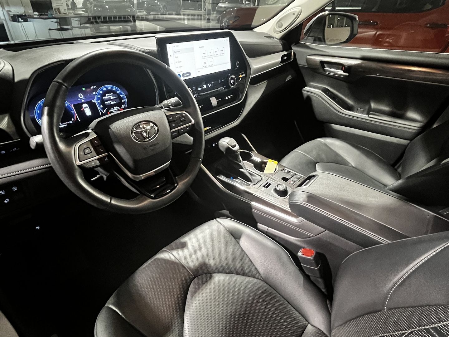 Toyota Highlander Platinum AWD, Baujahr 2023 🧊