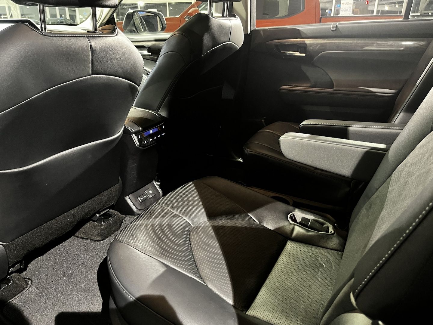 Toyota Highlander Platinum AWD, Baujahr 2023 🧊