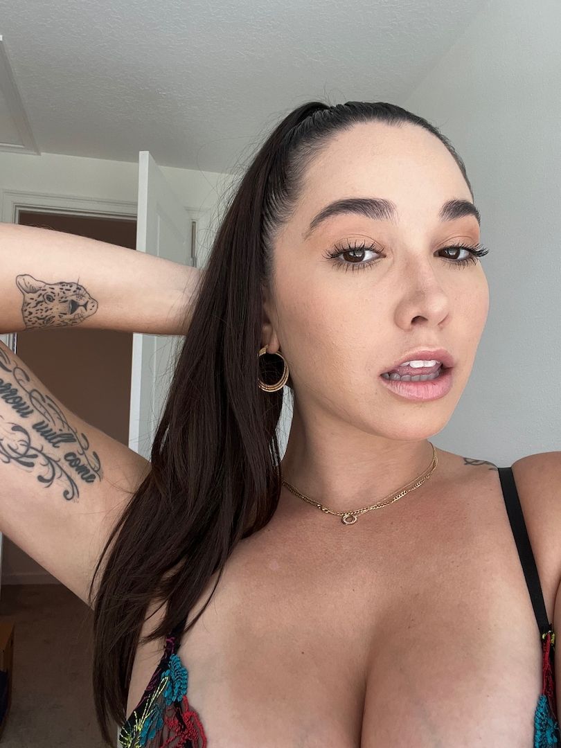 Ich stehe ab sofort für ein Treffen zur Verfügung.