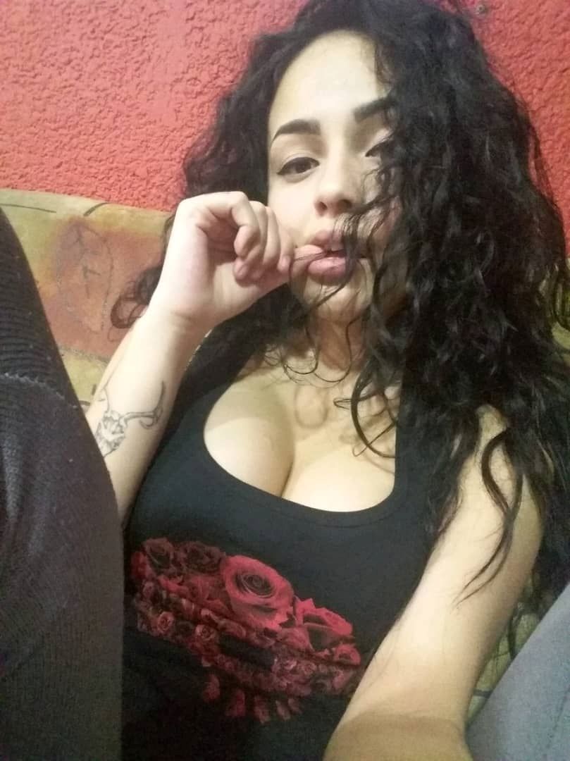 Sexy Frau verfügbar für Sex- und Massage-Begegnungen