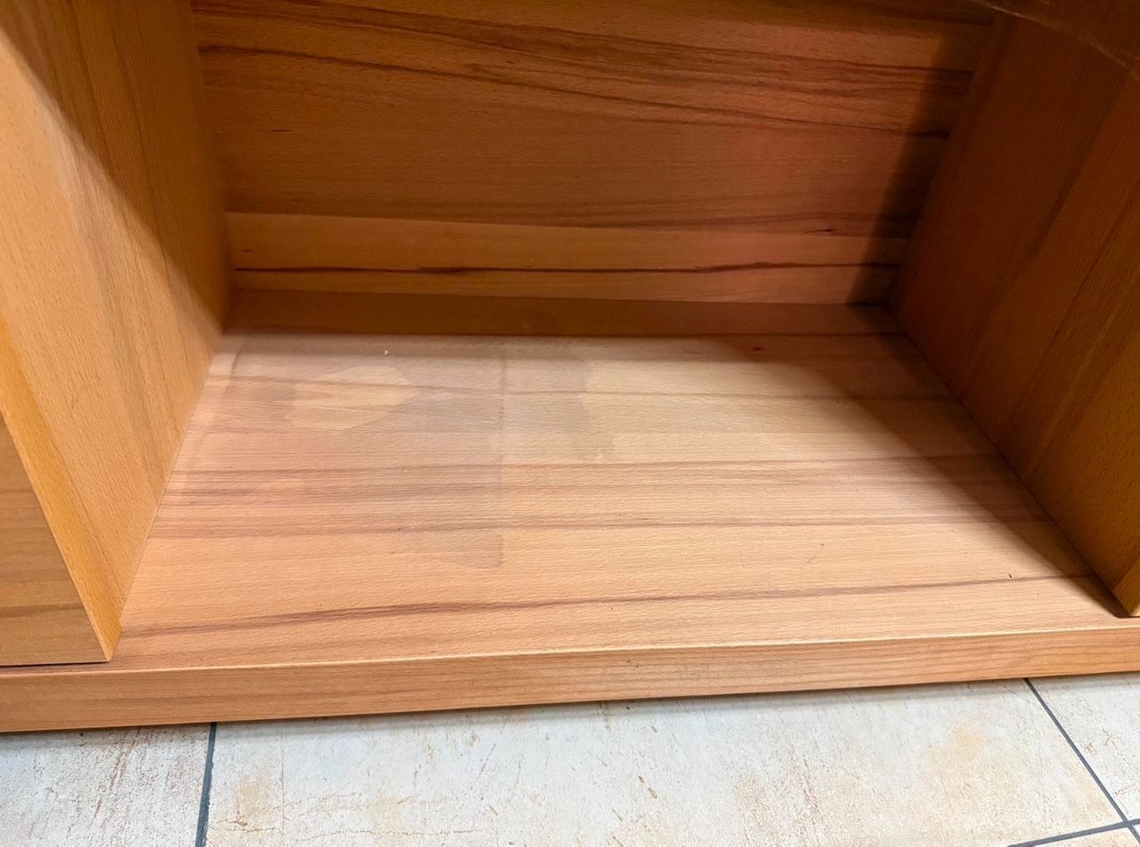 Schöne Venjakob Wohnwand aus Massivbuche mit Couchtisch & mehr