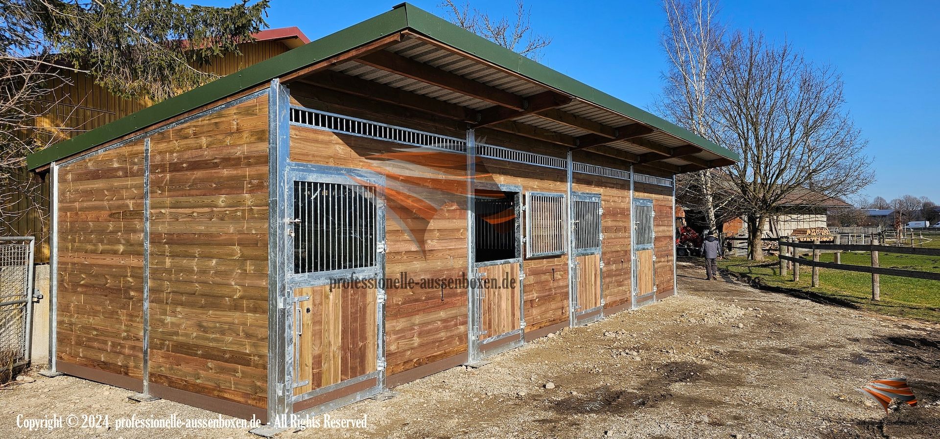 Pferdebox kaufen & Offenstall kaufen und Pferdestall Top - Stallbau