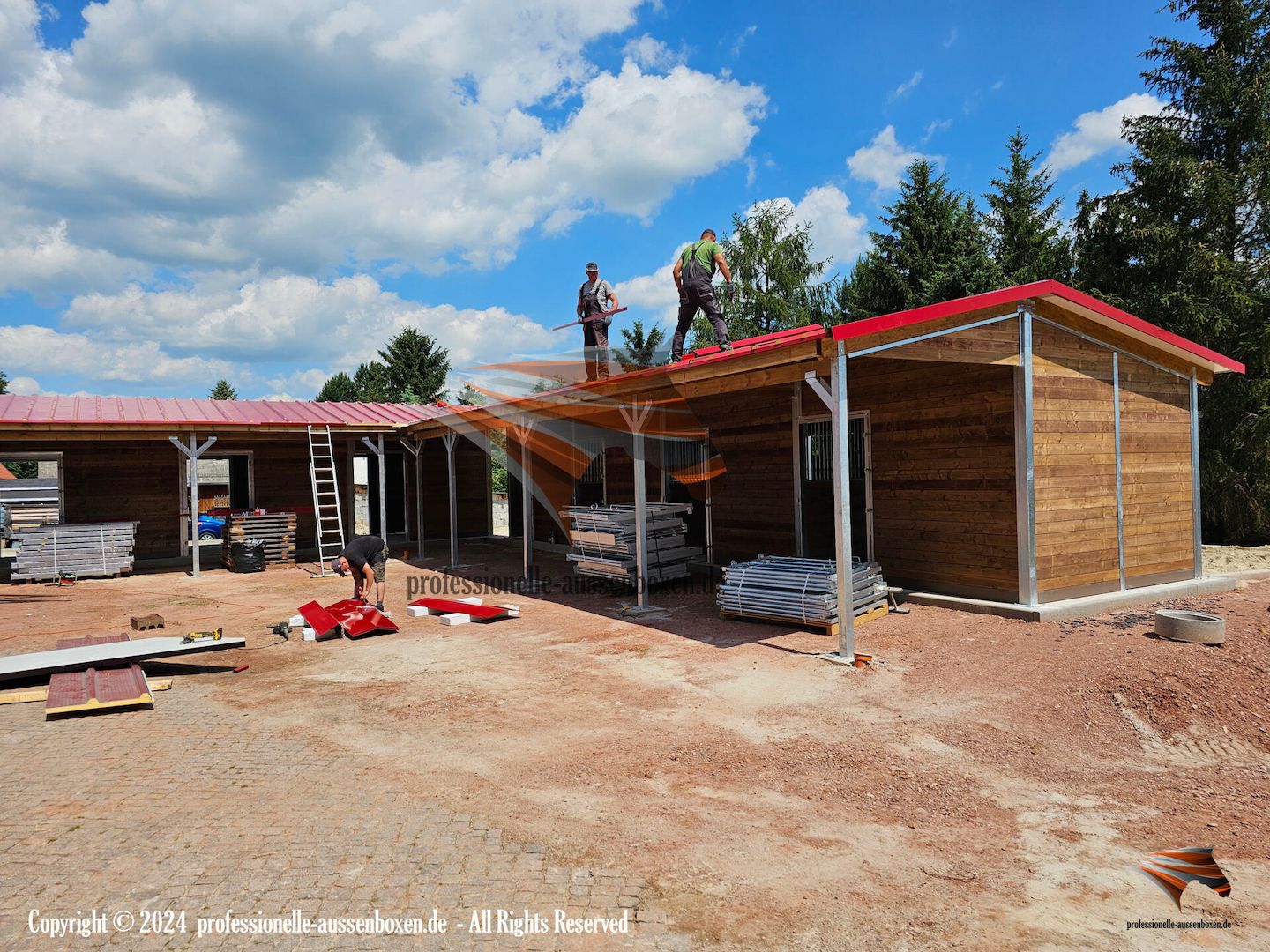 Pferdestall bauen - Außenbox, Pferdebox & Offenstall mit Weidehütte kaufen