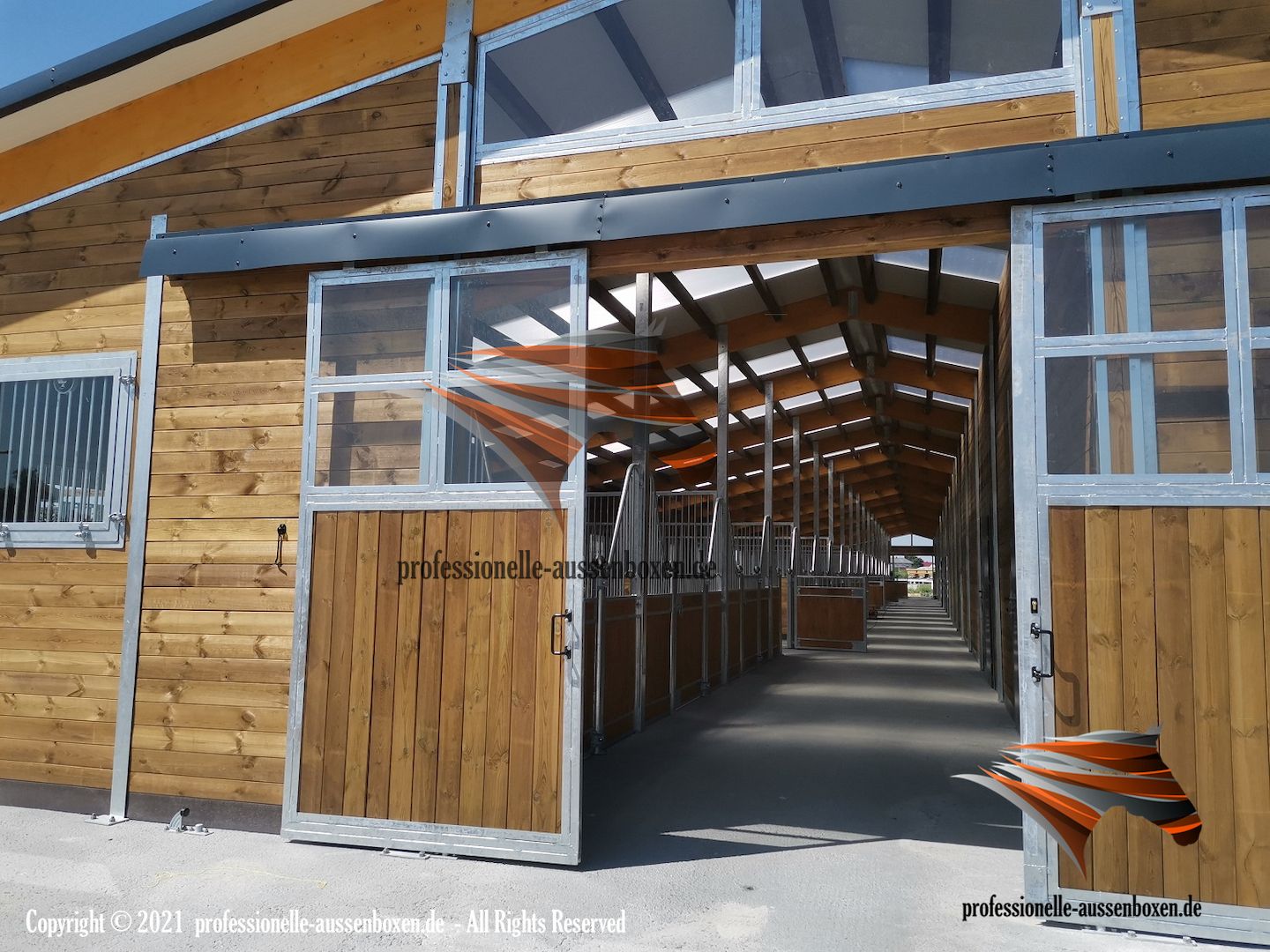 Pferdestall bauen - Außenbox, Pferdebox & Offenstall mit Weidehütte kaufen