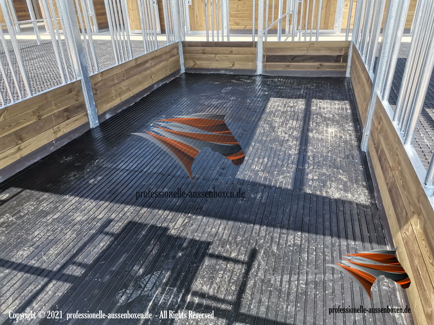 Pferdestall bauen - Außenbox, Pferdebox & Offenstall mit Weidehütte kaufen