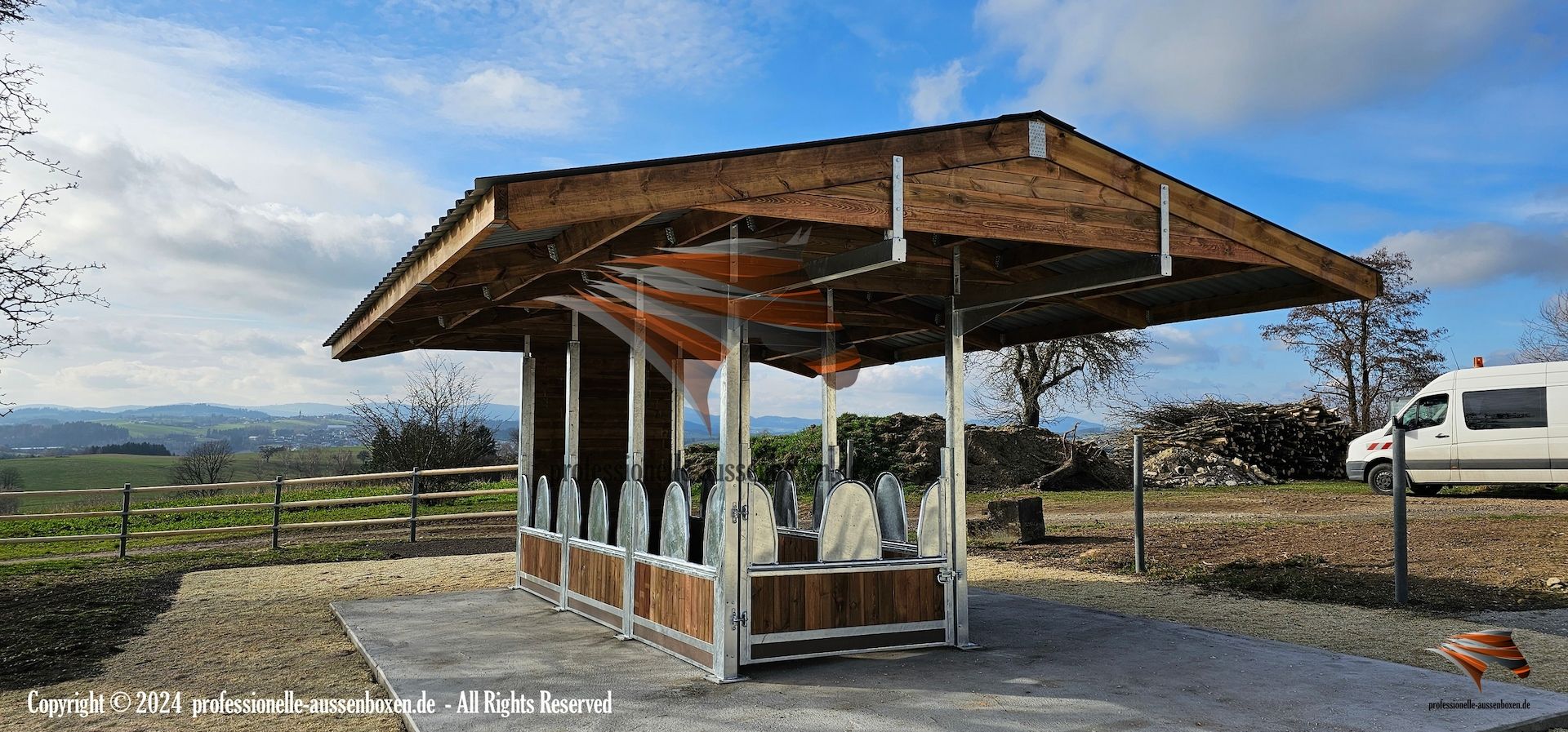 ACTIVE Modelle für Pferde: Futterraufe, Heuraufe & Pferderaufe kaufen