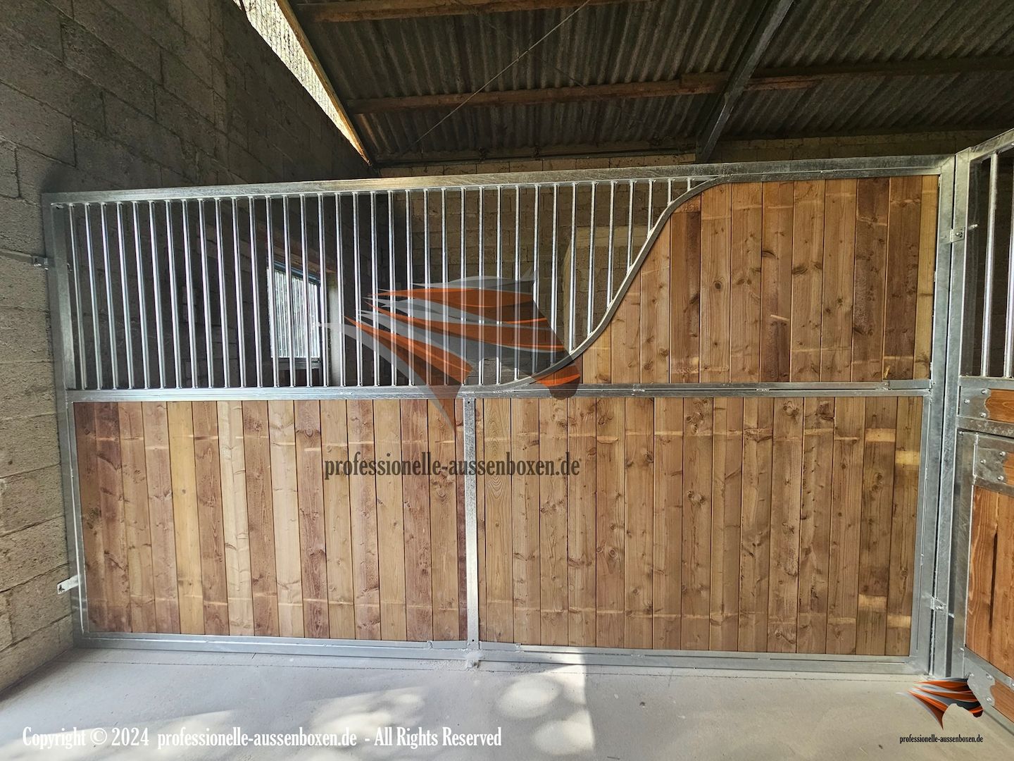 Pferdebox kaufen: Innenbox und Boxenstall direkt vom Hersteller