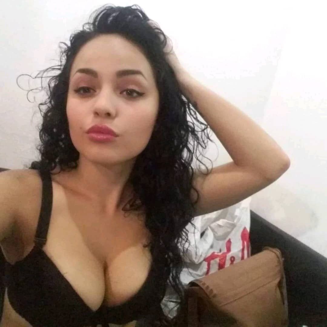 Sexy Frau verfügbar für Sex- und Massage-Begegnungen