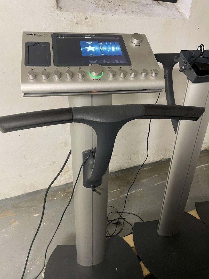Miha Bodytec II EMS Gerät   MwSt ausweisbar
