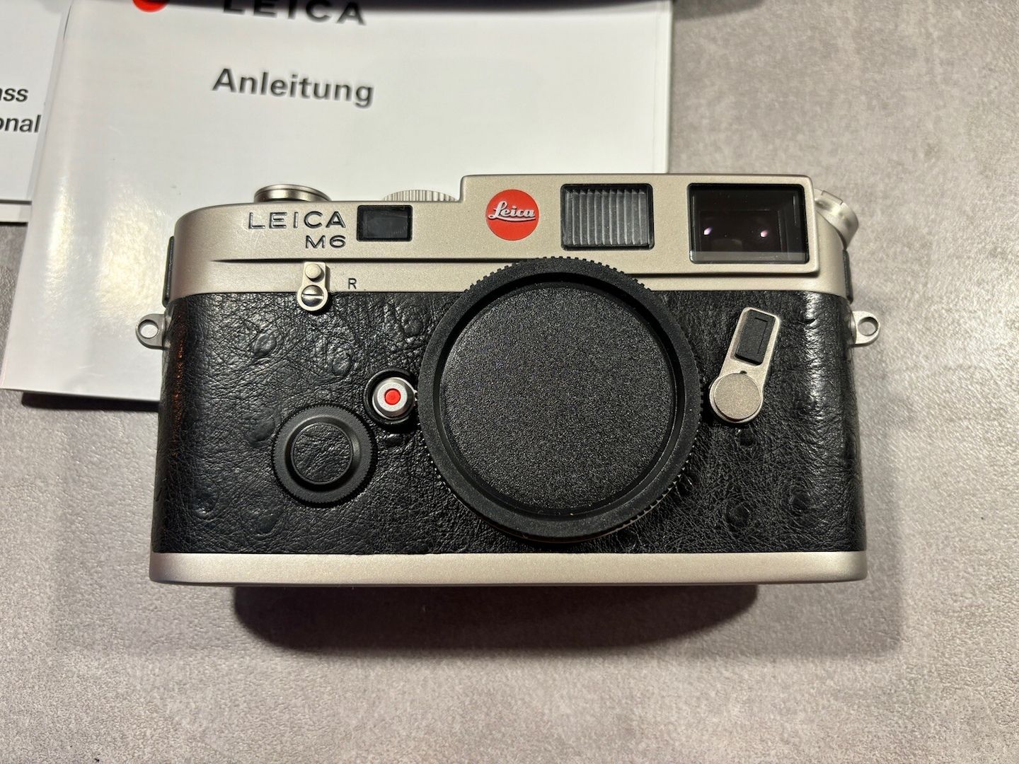 Leica M6 Kamera titanisiert