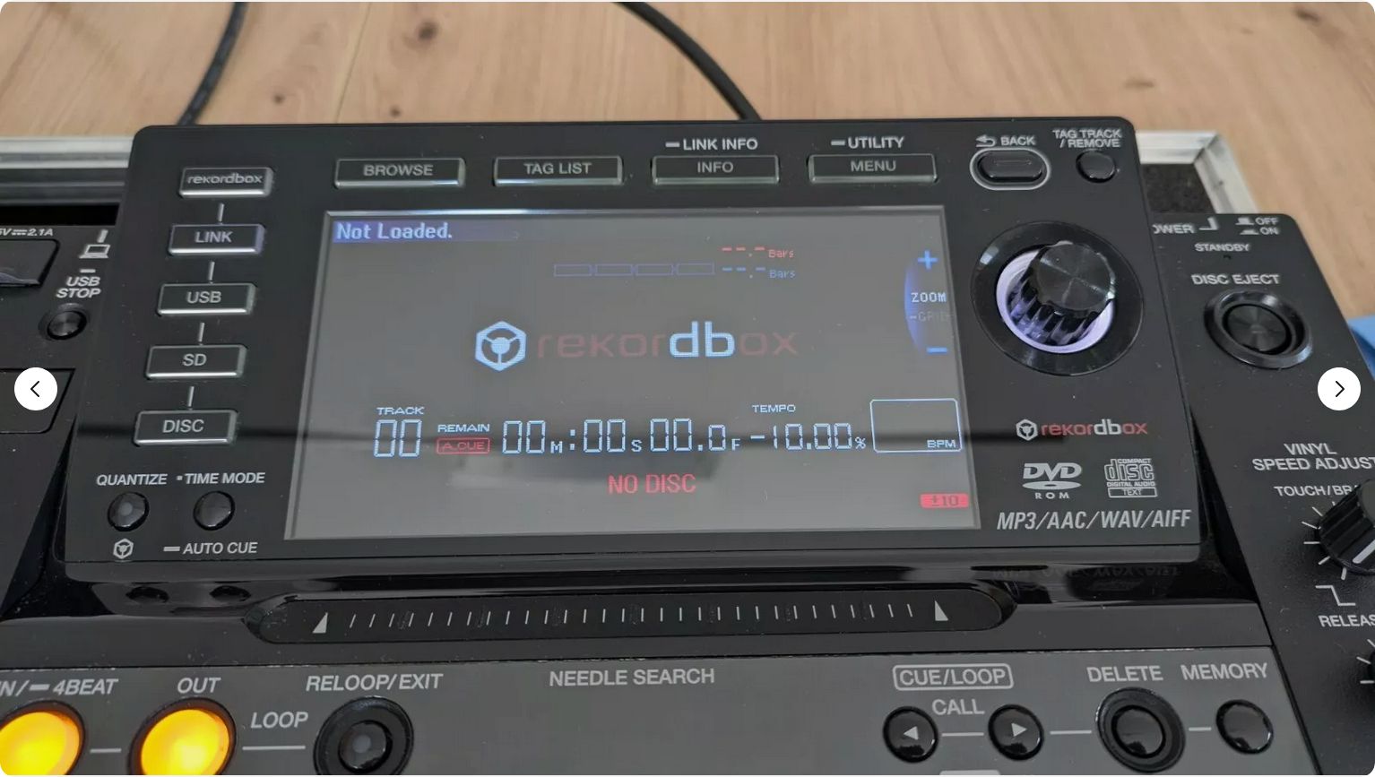 2 x Pioneer CDJ 2000 Nexus NXS incl. Doppelcase