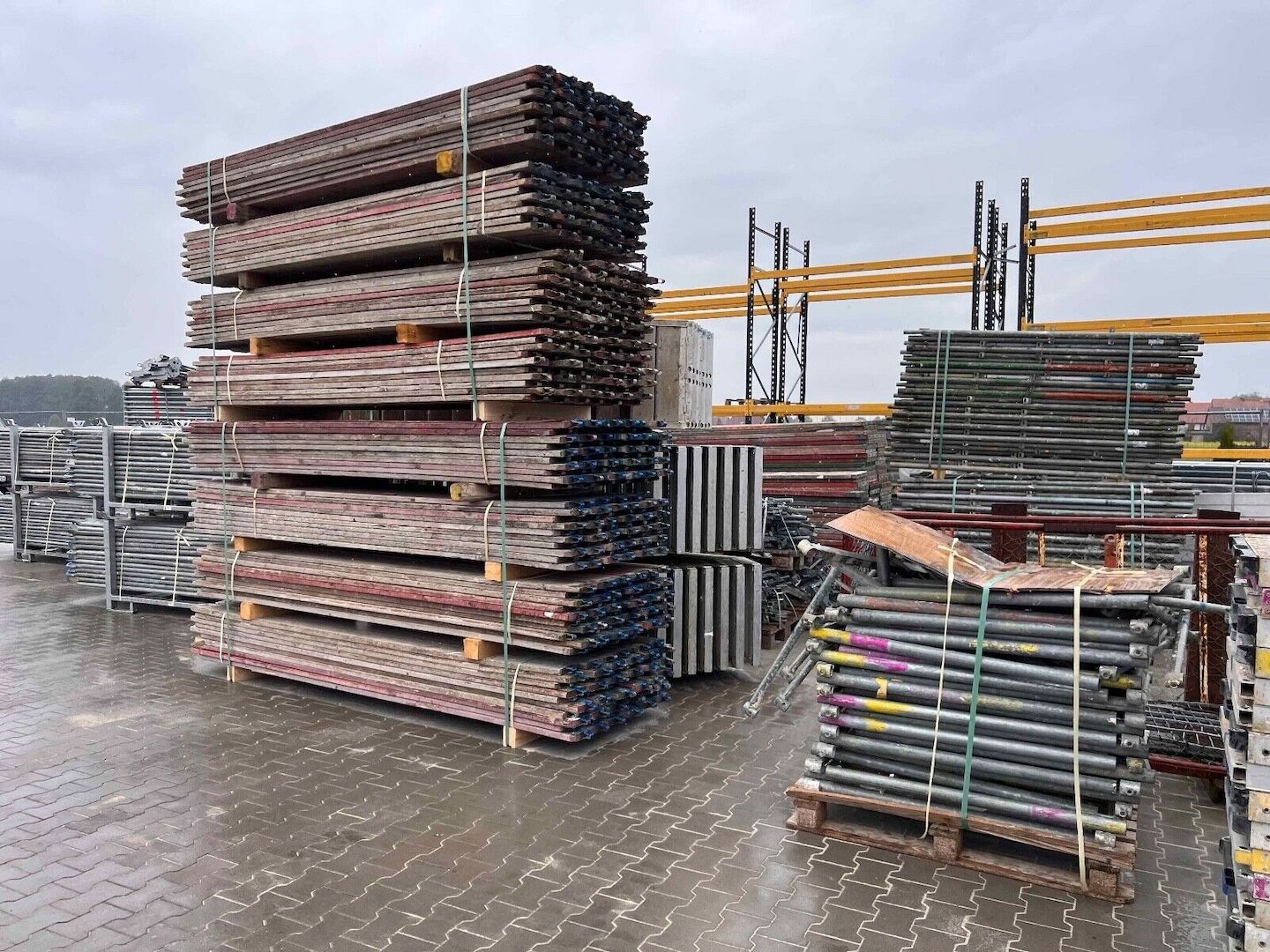 98qm Gebraucht Baugerüst Altrad MJAssco Fassadengerüst 15x6m Stahlrahmen