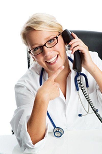 Achtung! Geile Ärztin macht versaute Sex-Sachen mit Dir