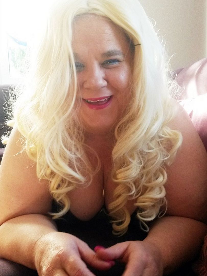 Erotikbombe - Goldlöckchen dick, geil & versaut!