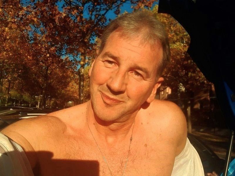 Magst du noch natürliche Männer, leicht behaart, mit nacktem