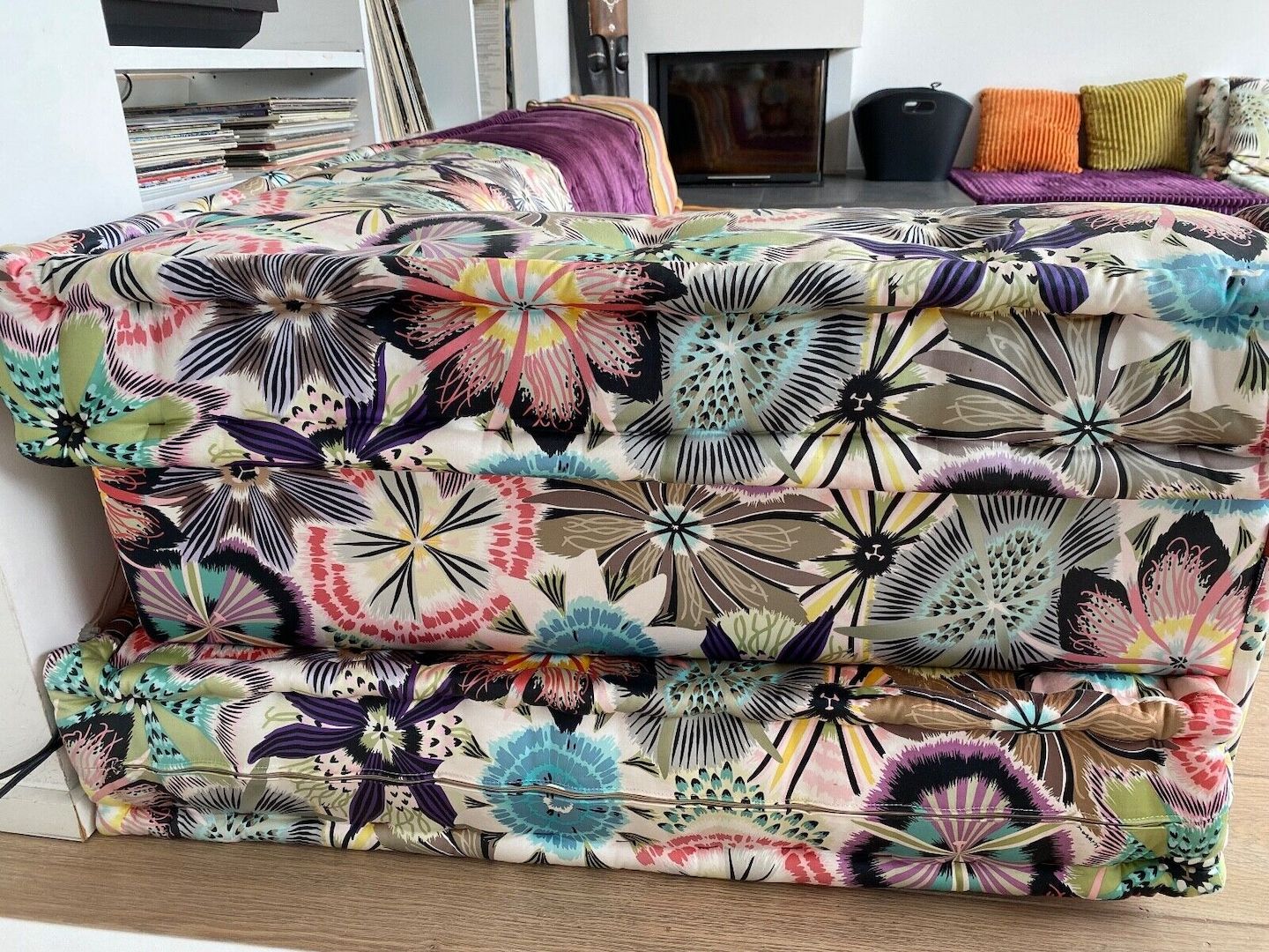 Ein sehr schönes Mah Jong Sofa - von Roche Bobois -im Missoni-Stoff!