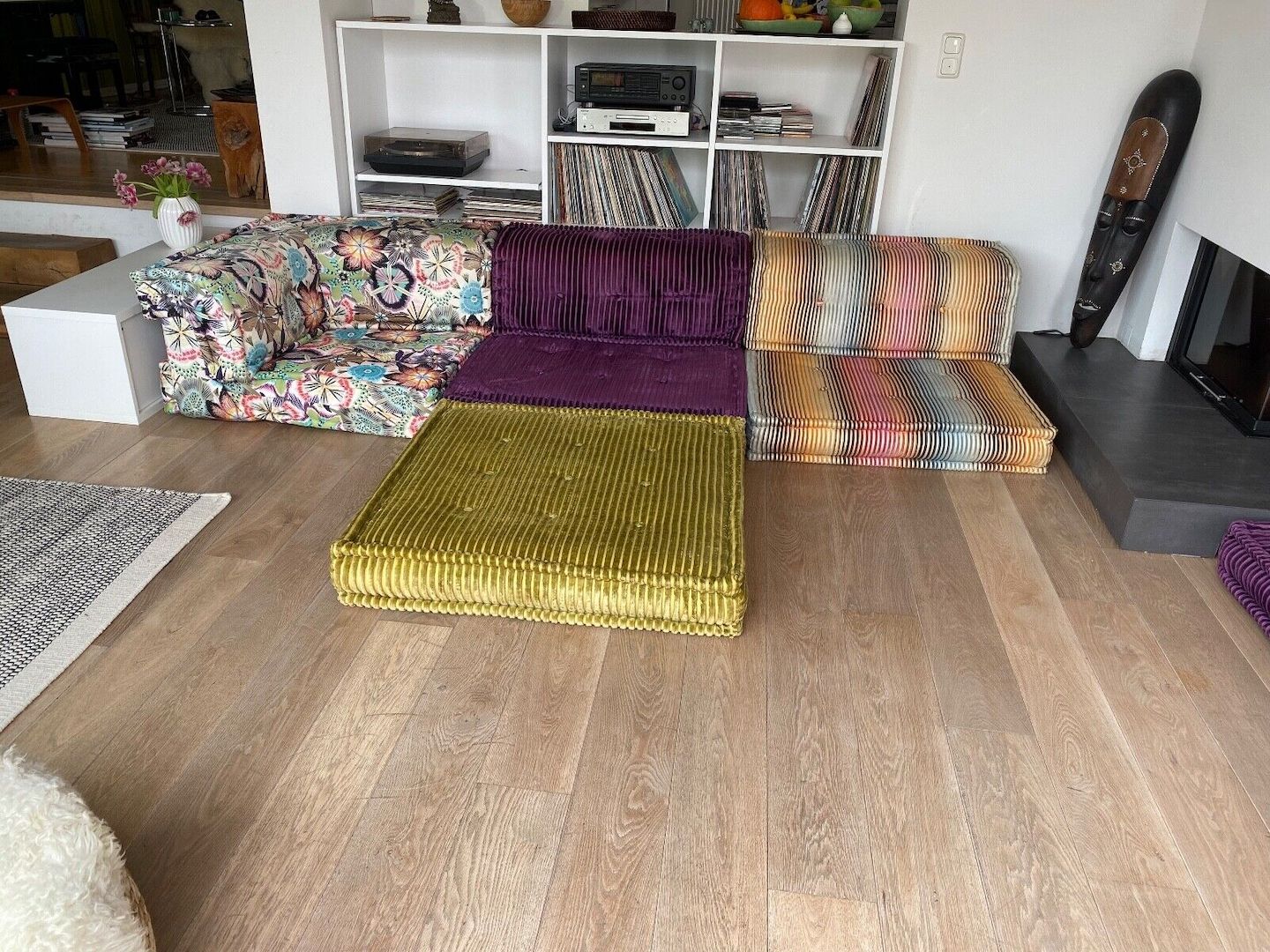 Ein sehr schönes Mah Jong Sofa - von Roche Bobois -im Missoni-Stoff!