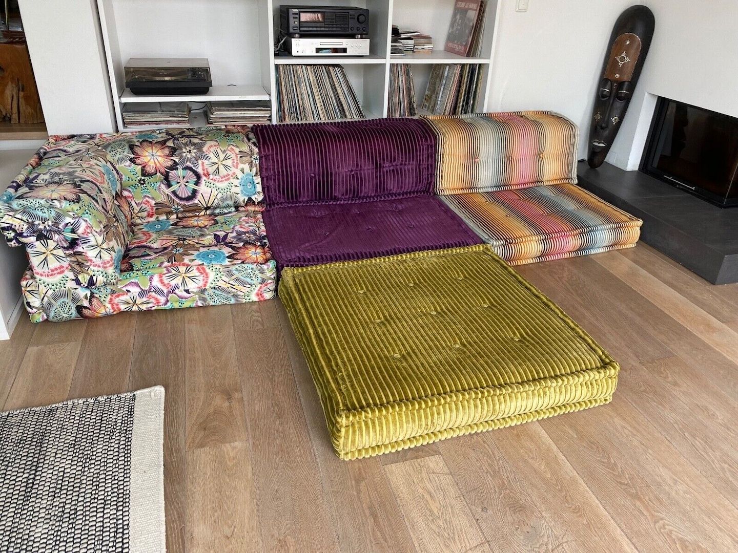 Ein sehr schönes Mah Jong Sofa - von Roche Bobois -im Missoni-Stoff!