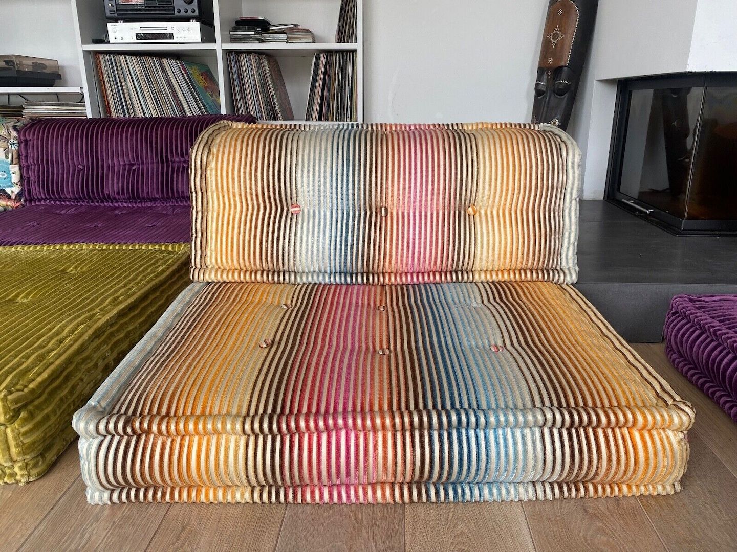 Ein sehr schönes Mah Jong Sofa - von Roche Bobois -im Missoni-Stoff!