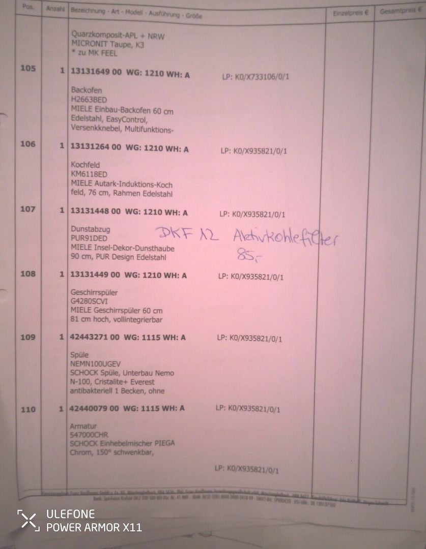 Einbauküche Nobilia-Miele Geräte-Steinplatte-Top Beleuchtung