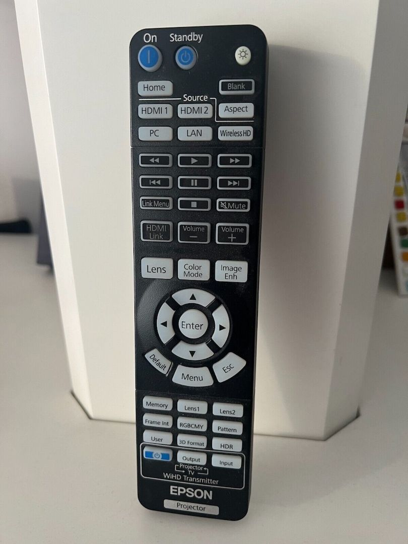 Epson EH-TW9400W 4K UltraHD HDR 3D Beamer  nur 23 Lampenstunden