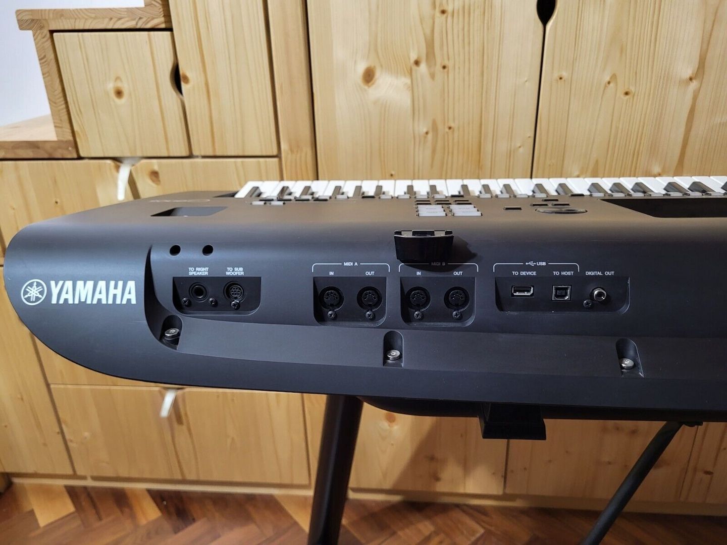 Genos 1 Workstation Yamaha Keyboard Key 0004708-000 in OVP - Top Zustand