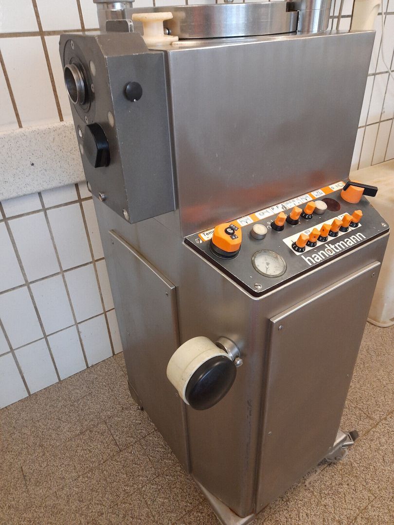 Handmann Kolbenfüller 30L fahrbar auf Edelstahlroller