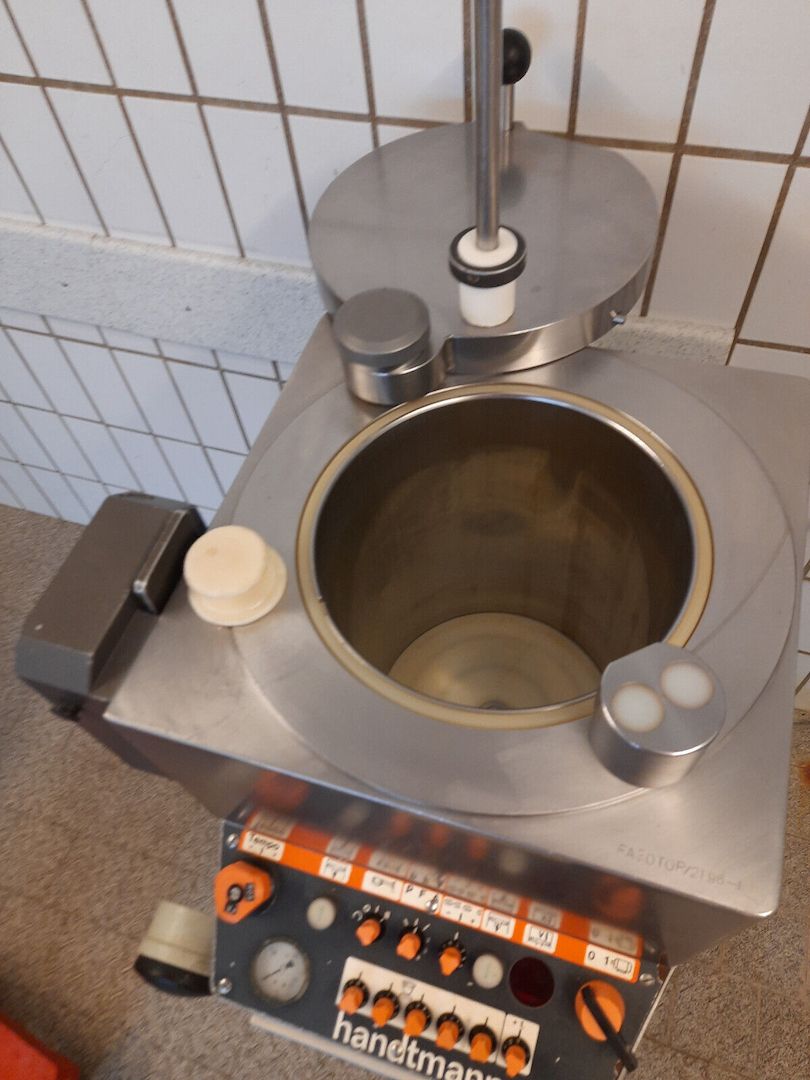 Handmann Kolbenfüller 30L fahrbar auf Edelstahlroller